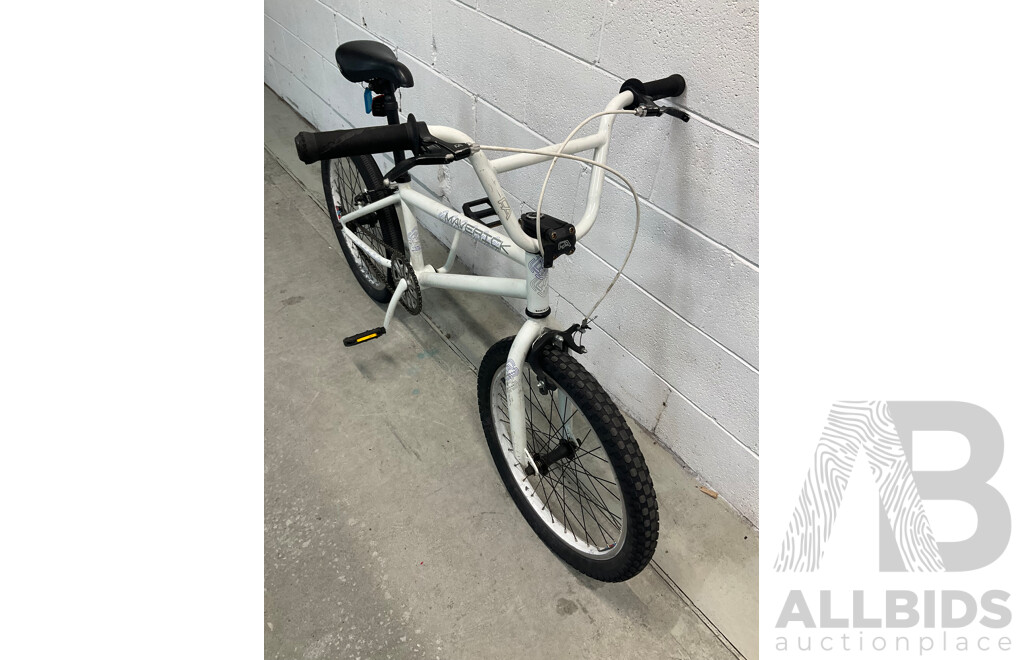 FREE AGENT Maverick BMX Bike White (49cm Frame)