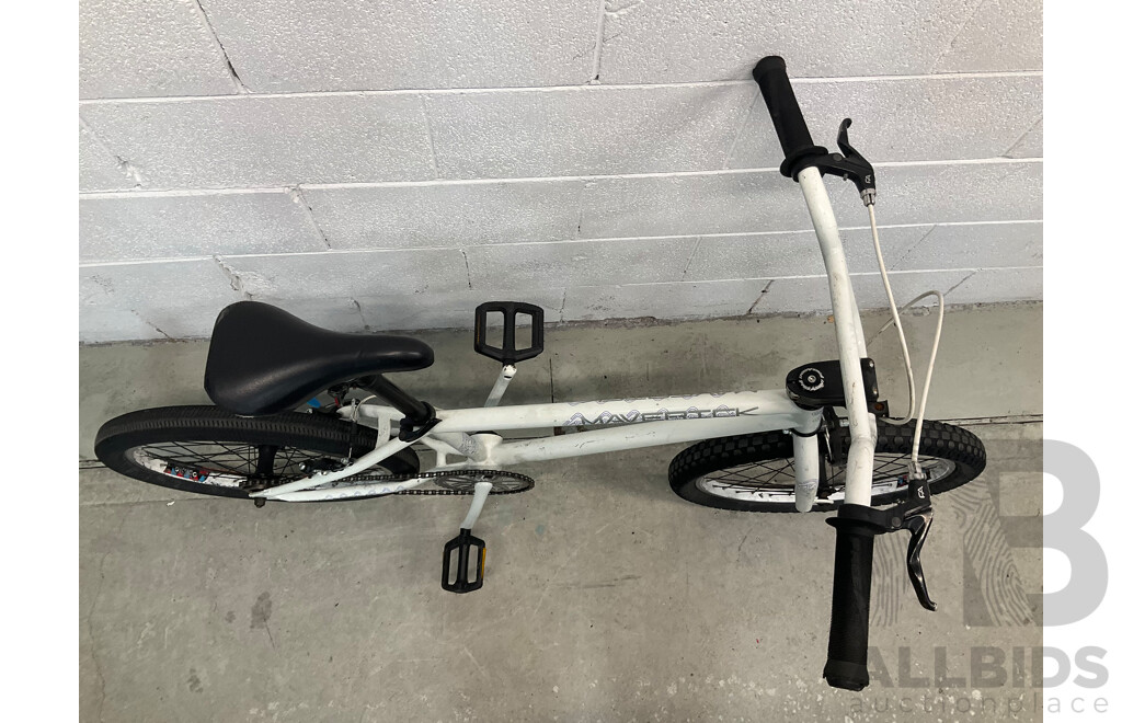 FREE AGENT Maverick BMX Bike White (49cm Frame)