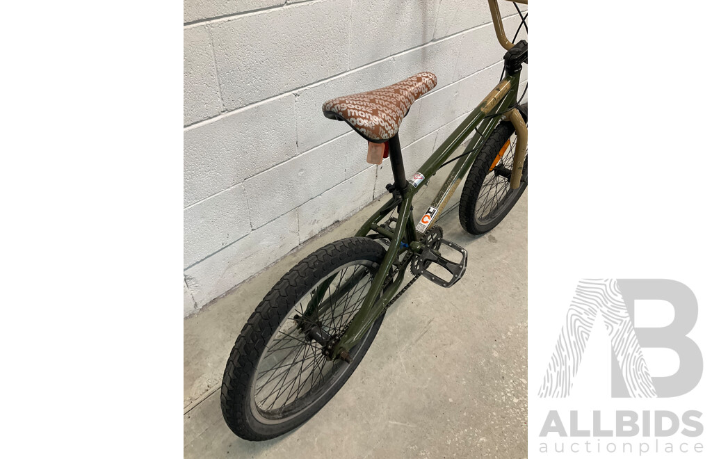 MONGOOSE Program BMX Bike Camo (49cm Frame)