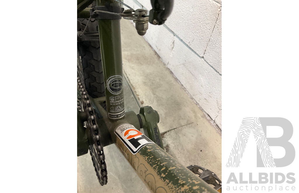 MONGOOSE Program BMX Bike Camo (49cm Frame)