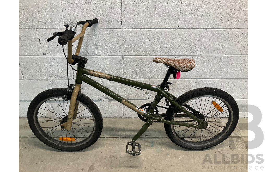 MONGOOSE Program BMX Bike Camo (49cm Frame)