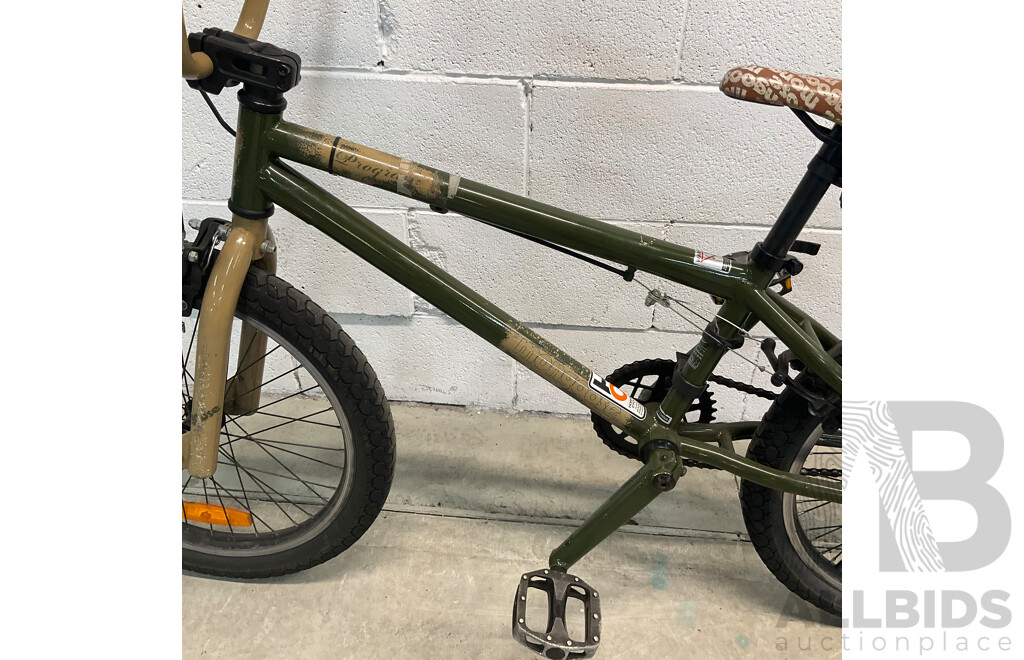 MONGOOSE Program BMX Bike Camo (49cm Frame)