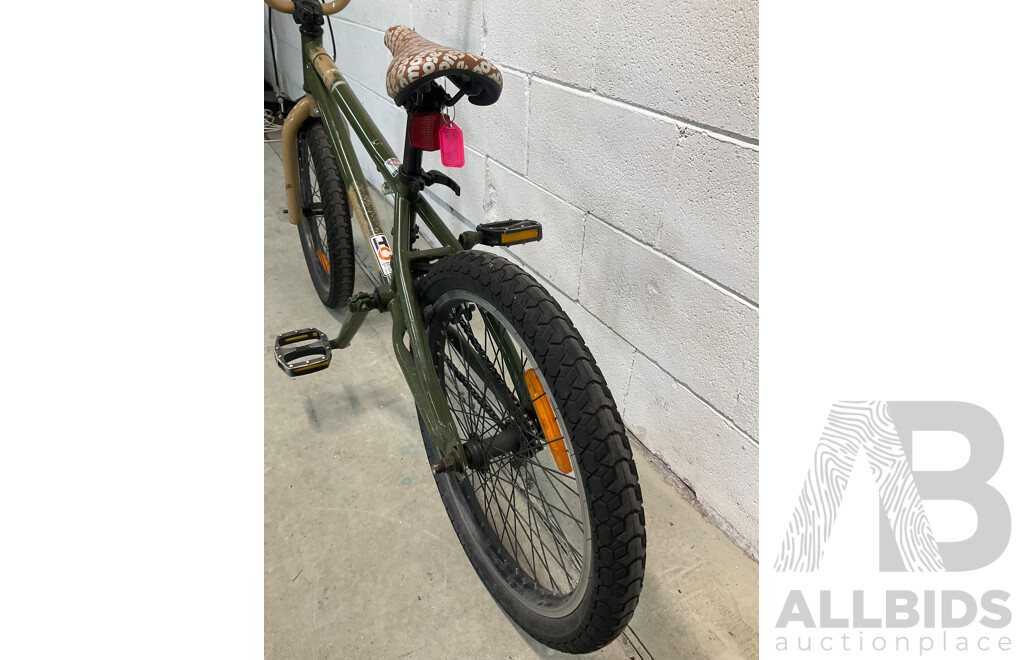 MONGOOSE Program BMX Bike Camo (49cm Frame)