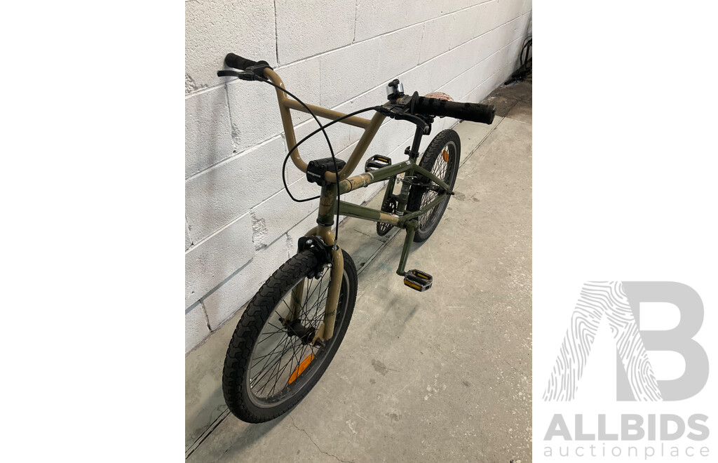 MONGOOSE Program BMX Bike Camo (49cm Frame)