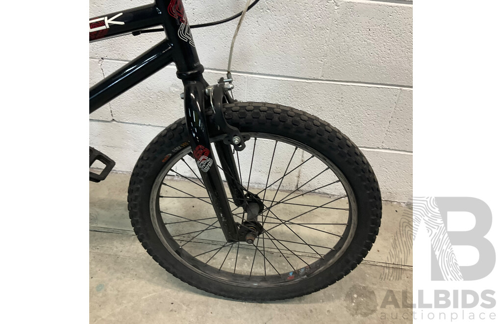 FREE AGENT Maverick BMX Bike Black (49cm Frame)