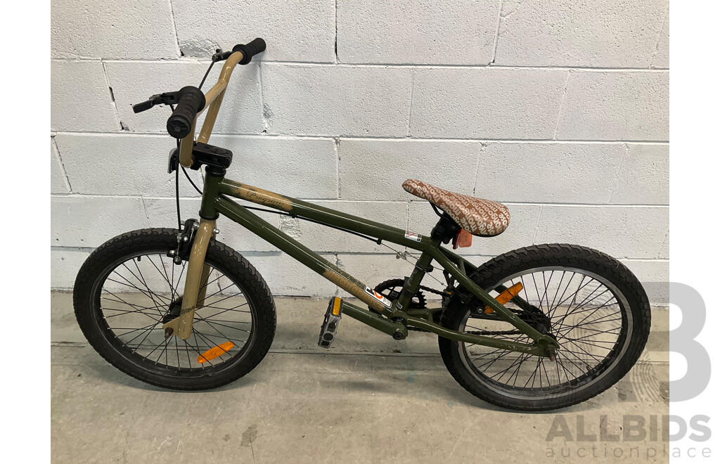 MONGOOSE Program BMX Bike Camo (49cm Frame)