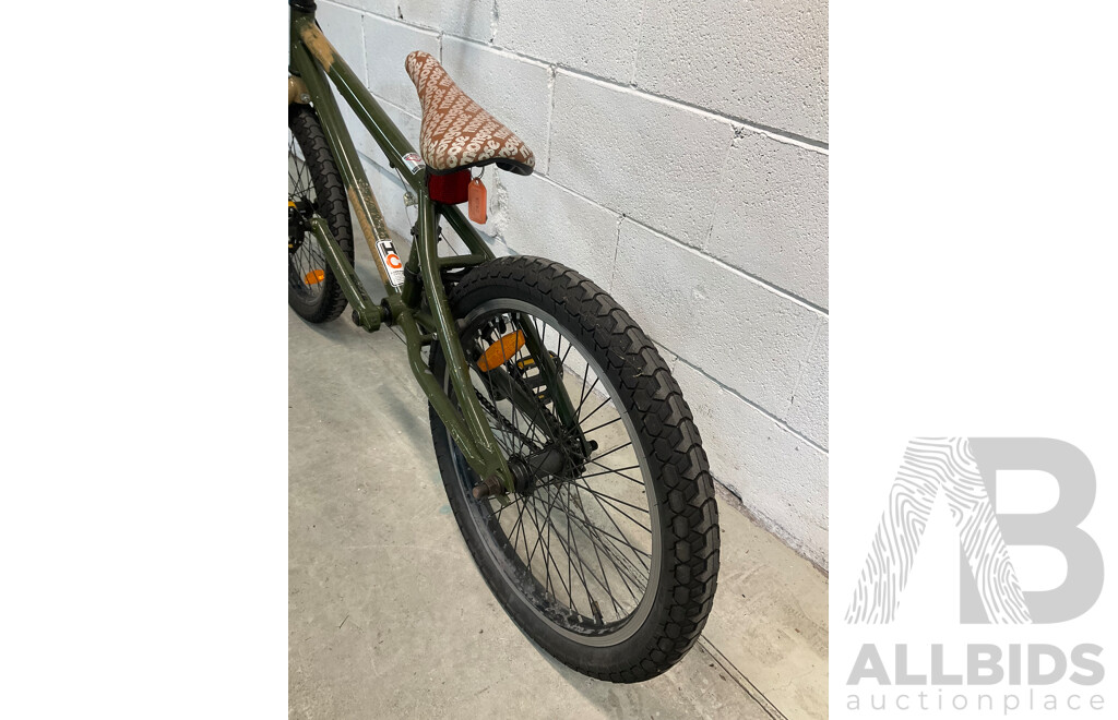 MONGOOSE Program BMX Bike Camo (49cm Frame)