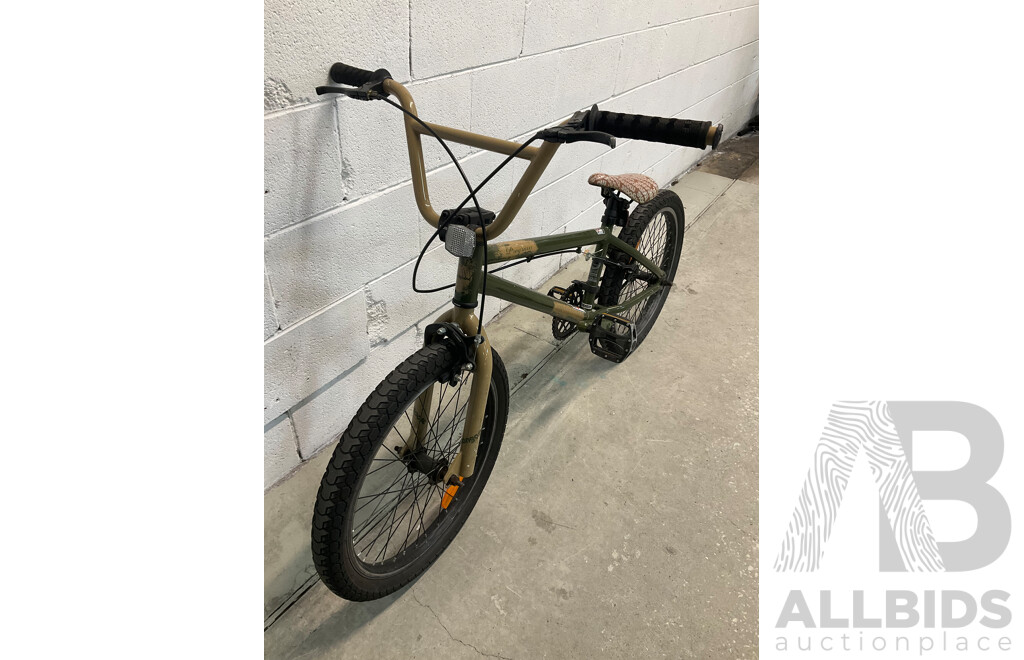 MONGOOSE Program BMX Bike Camo (49cm Frame)