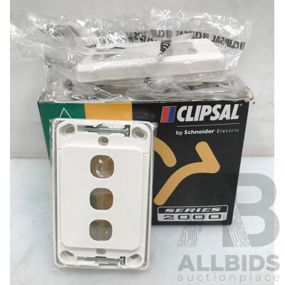 Clipsal 3 Gang Grid Plate and Surround - 12 Pieces