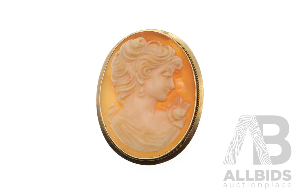 9ct Vintage Shell Cameo Pendant/brooch, Made in Italy, 39mm X 30mm, 7.26 Grams