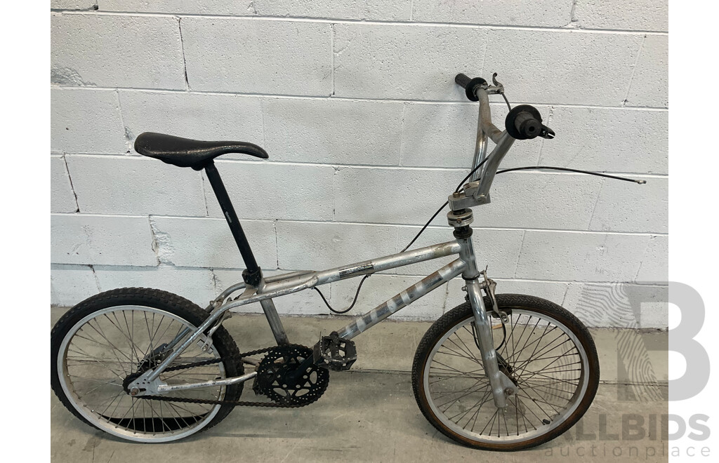 Grey BMX Bike (48cm Frame)