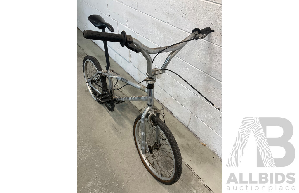 Grey BMX Bike (48cm Frame)