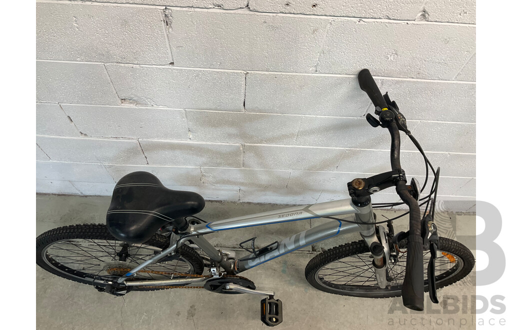 GIANT Sedona Mountain Bike (Size M)