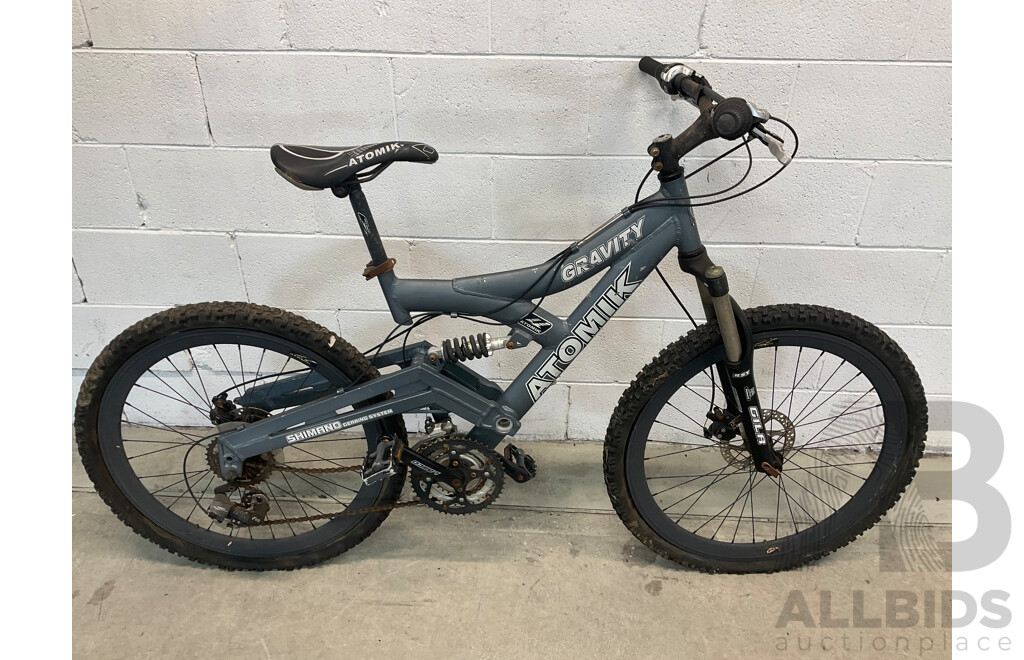 ATOMIK Gravity Mountain Bike (45cm Frame)