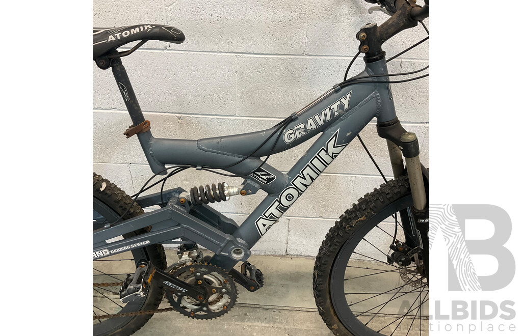 ATOMIK Gravity Mountain Bike (45cm Frame)