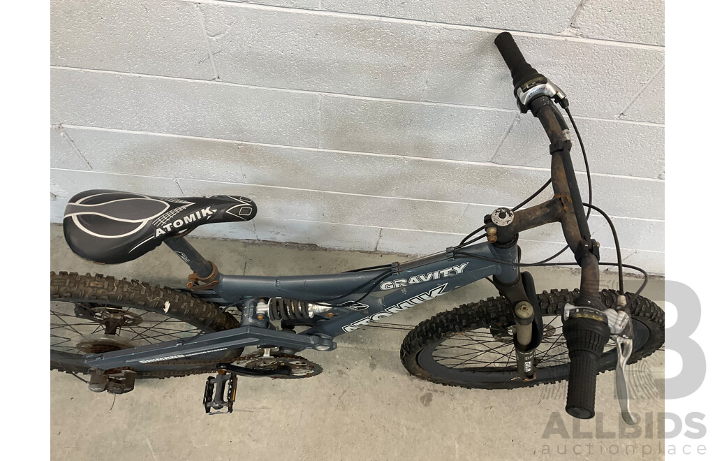 ATOMIK Gravity Mountain Bike (45cm Frame)