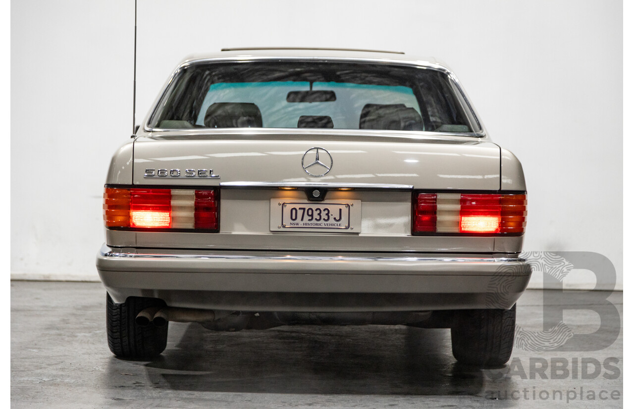 6/1990 Mercedes Benz 560 SEL W126 4d Sedan Smoke Silver Metallic V8 5.6L