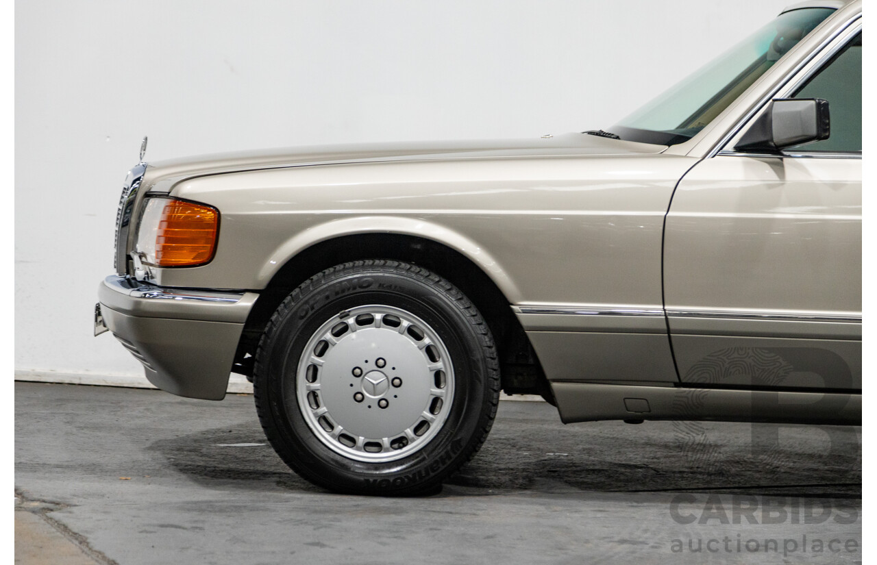 6/1990 Mercedes Benz 560 SEL W126 4d Sedan Smoke Silver Metallic V8 5.6L