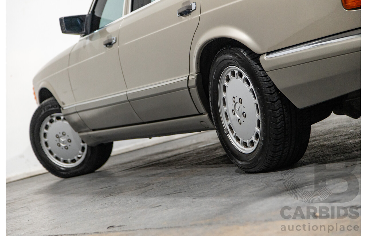 6/1990 Mercedes Benz 560 SEL W126 4d Sedan Smoke Silver Metallic V8 5.6L