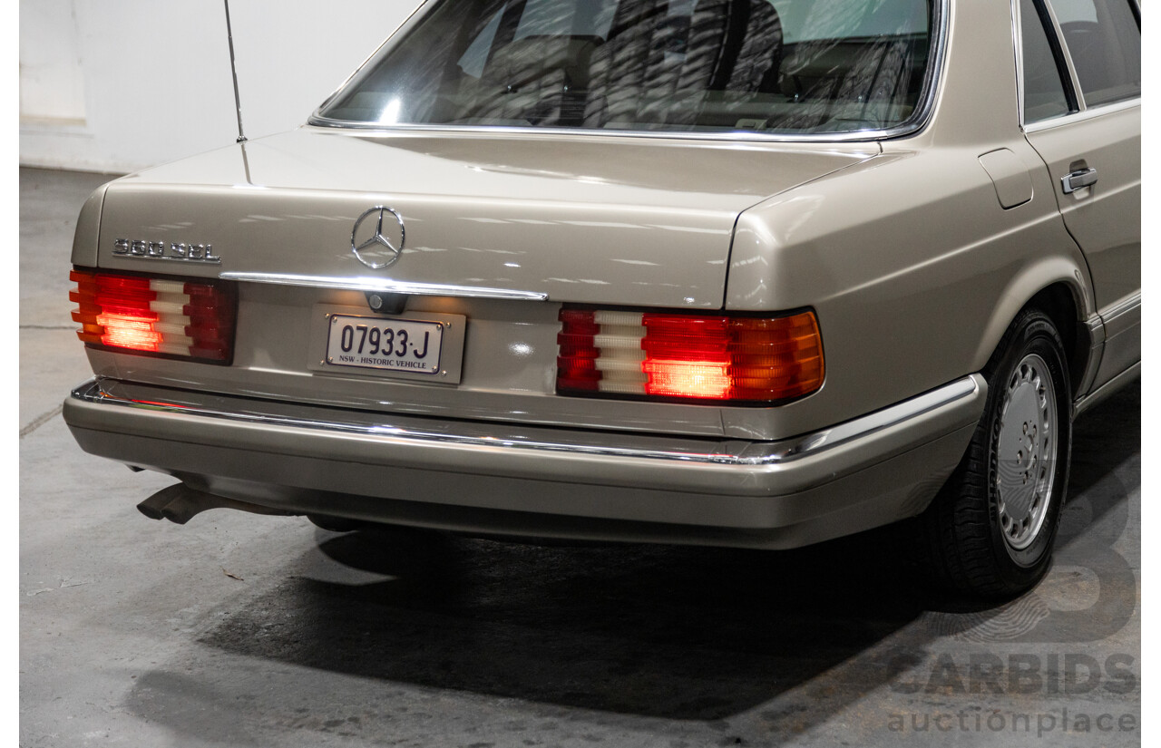 6/1990 Mercedes Benz 560 SEL W126 4d Sedan Smoke Silver Metallic V8 5.6L