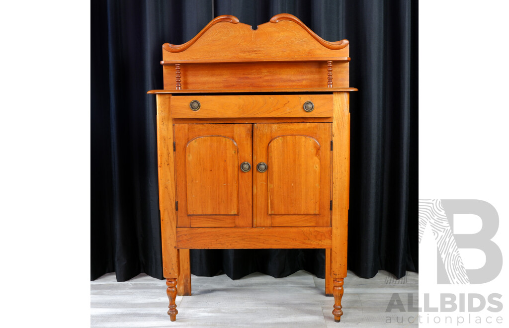 Victorian Cedar High Back Meat Safe