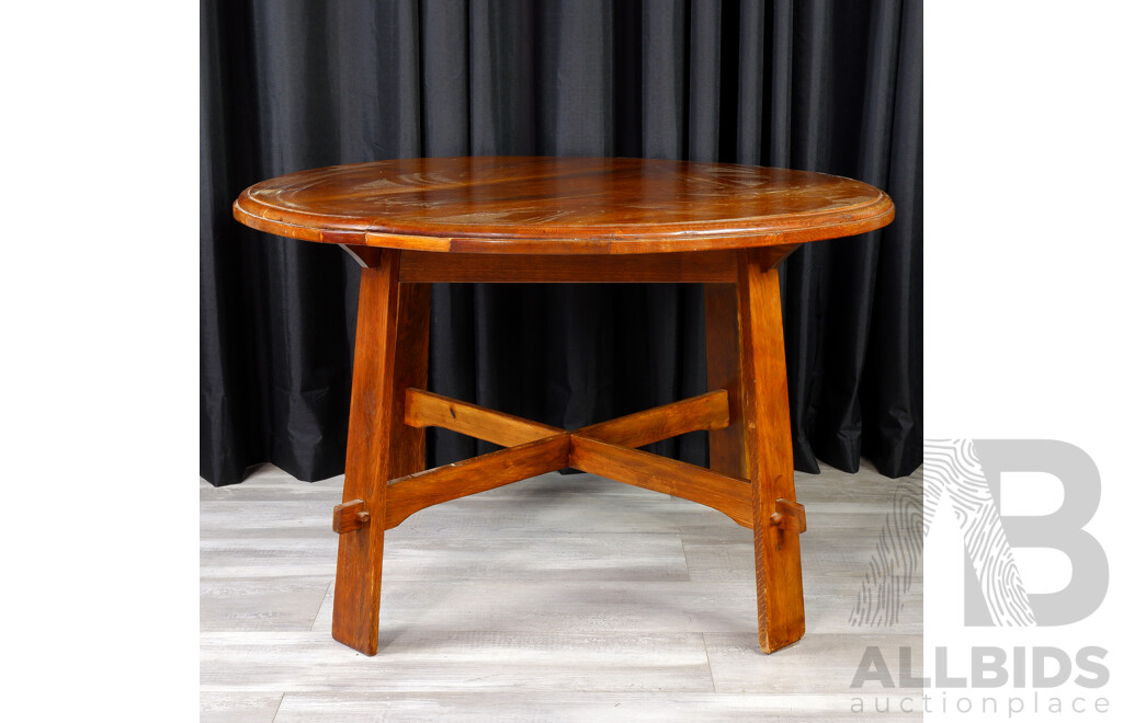 Oak Arts and Crafts Round Dining Table