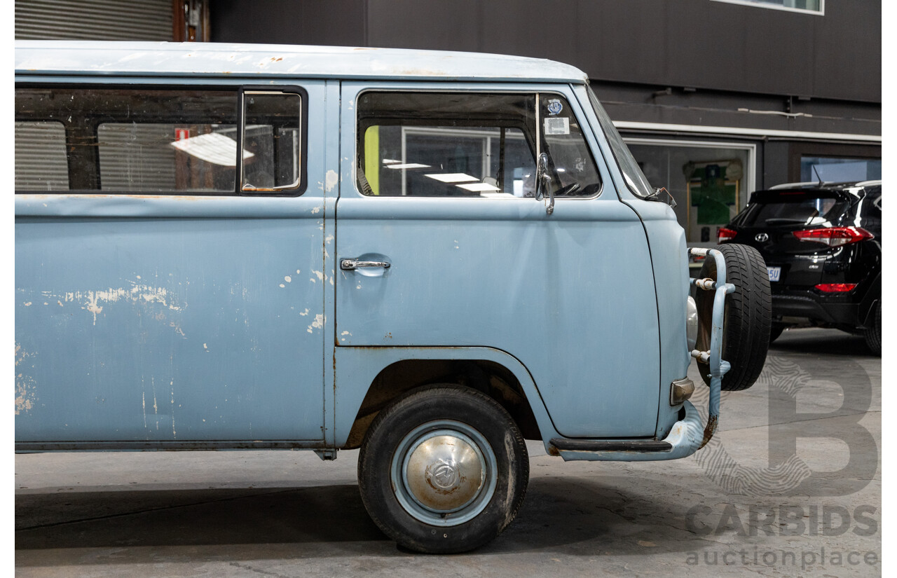 1/1969 Volkswagen Kombi Type 2 T2 Lowlight Van Blue 1.6L