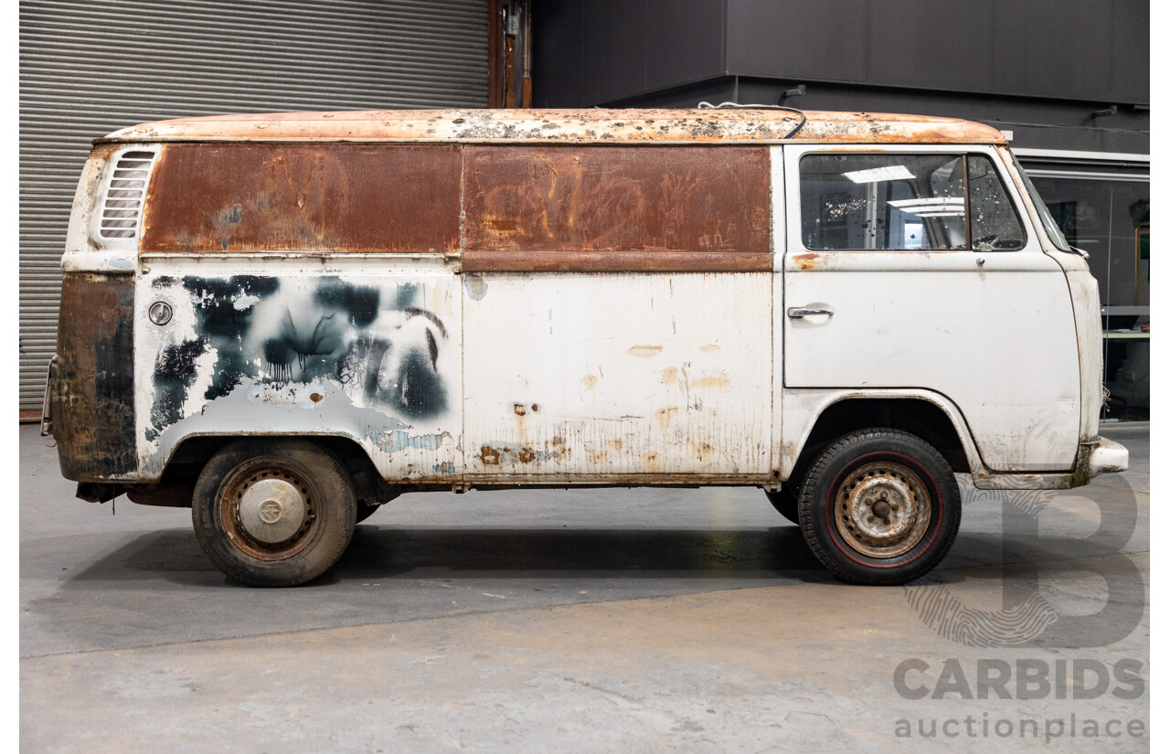 6/1975 Volkswagen Kombi Type 2 T2 Bay Window Van White 1.8L