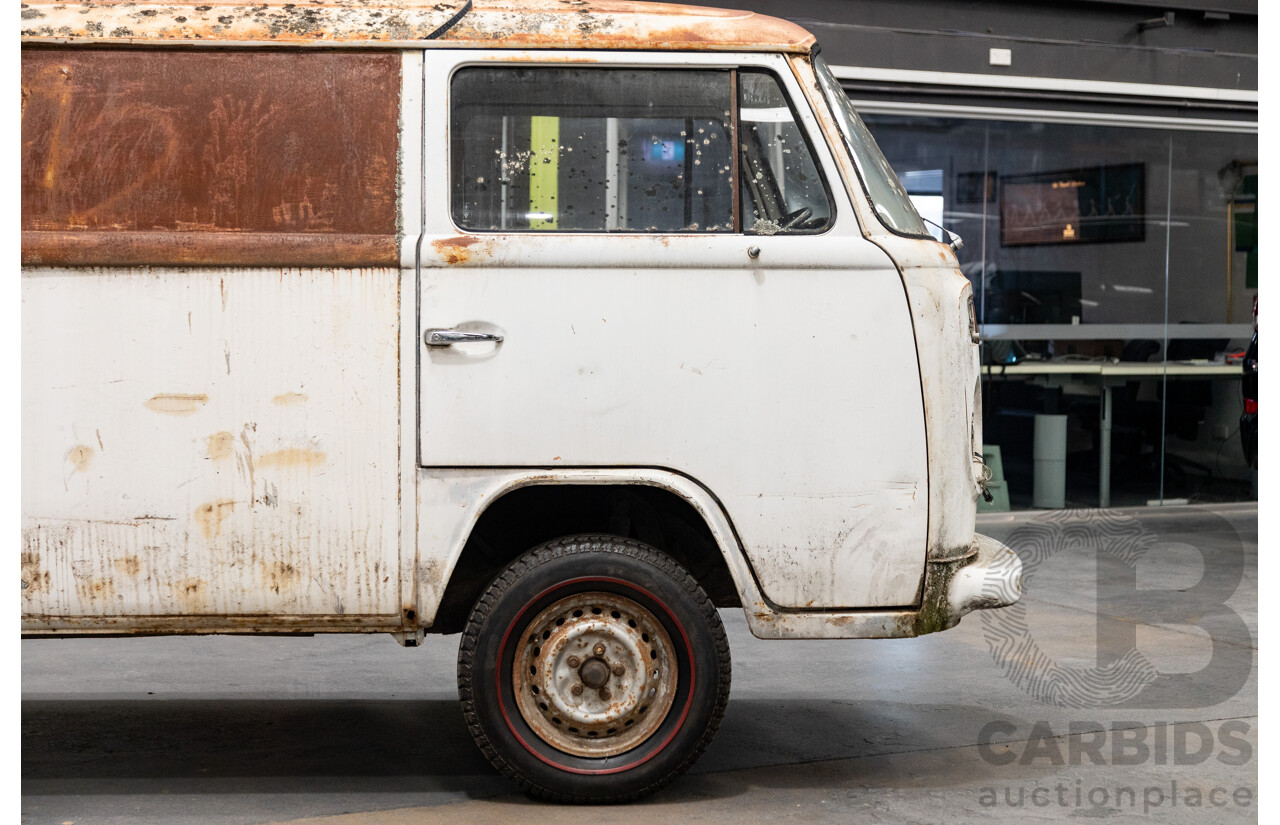 6/1975 Volkswagen Kombi Type 2 T2 Bay Window Van White 1.8L