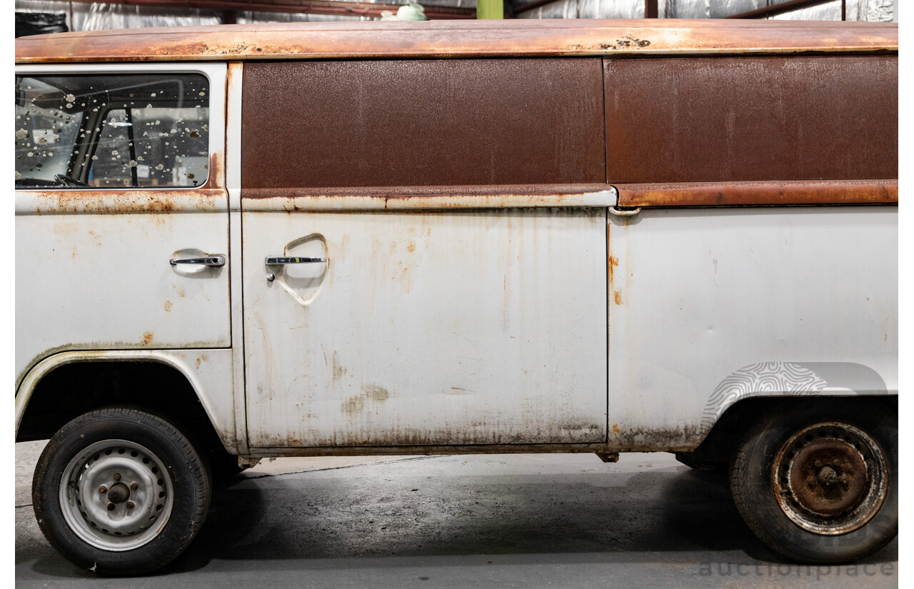 6/1975 Volkswagen Kombi Type 2 T2 Bay Window Van White 1.8L