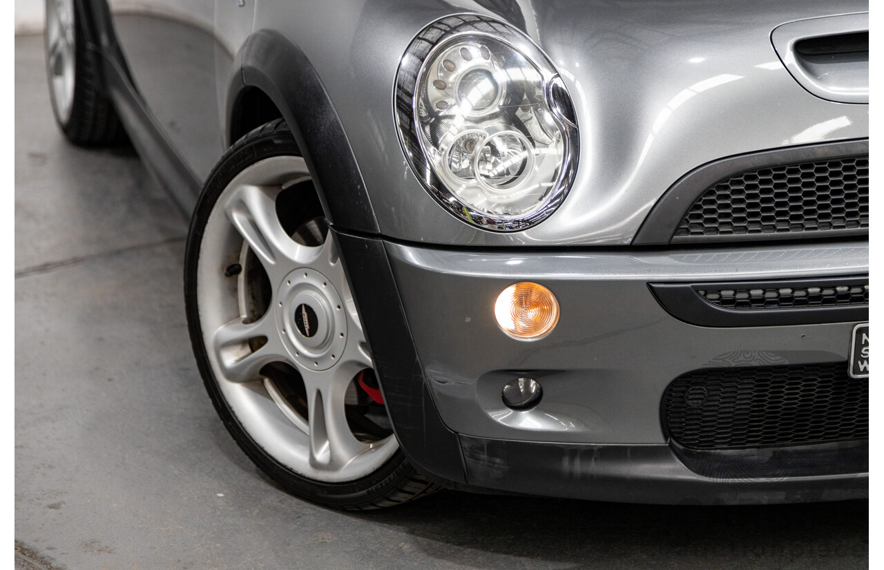 1/2005 Mini Cooper S JCW Upgrade R53 II 2d Hatchback Dark Silver Metallic Supercharged 1.6L