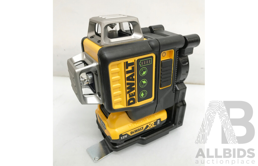 DeWalt (DCE089G) Cordless Green Beam Line Laser Kit