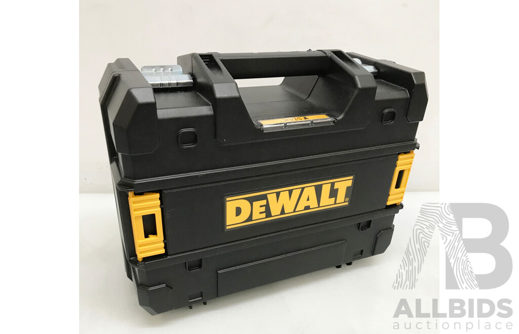 DeWalt (DCE089G) Cordless Green Beam Line Laser Kit