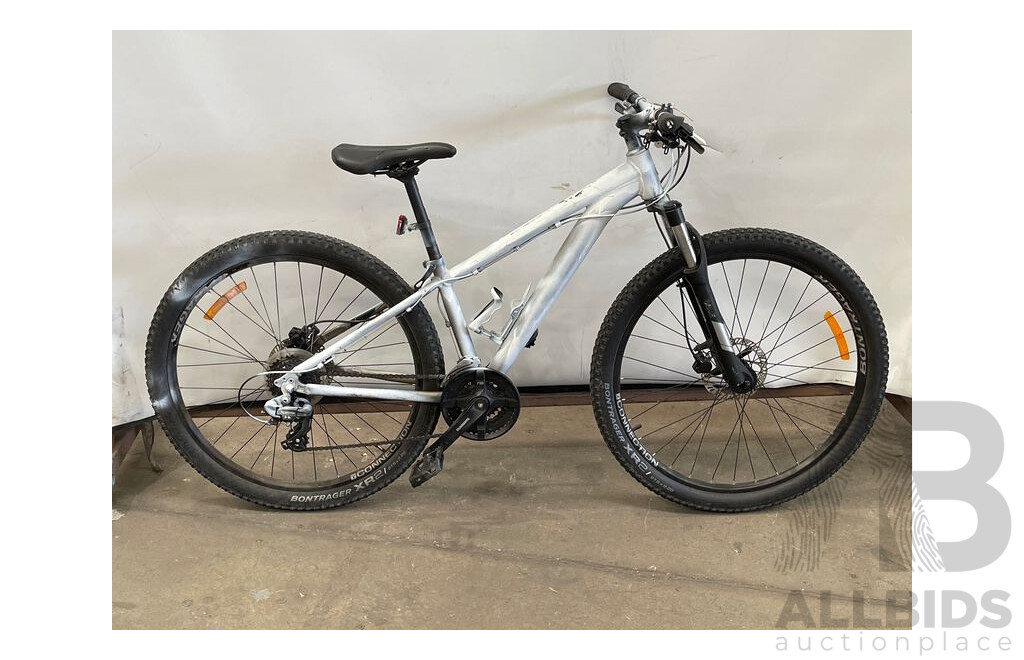 Trek Mens 21 Speed Mountain Bike