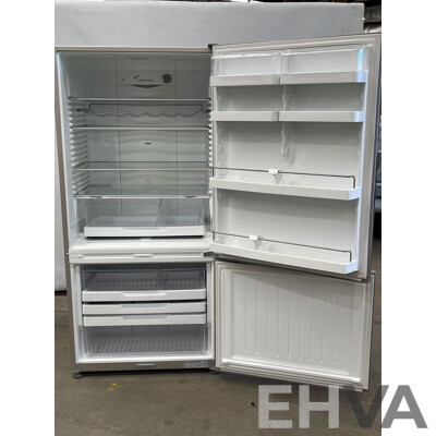 Fisher and Paykel E522B 519 Ltr Up-Side-Down Fridge-Freezer
