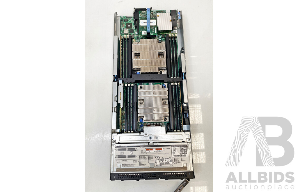 Dell PowerEdge FX2s 4-Slot Blade Chassis W/ 2x PowerEdge FC640 Dual Intel Xeon GOLD (5115) 2.40GHz-3.20GHz 10-Core CPU Server & 32GB DDR4