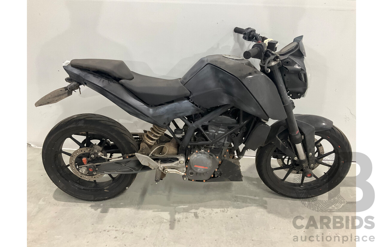 KTM IS Duke Motorbike 10/19