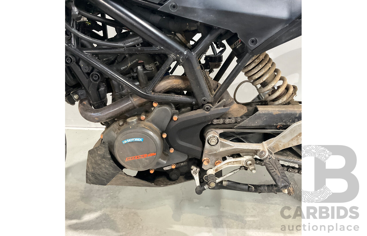 KTM IS Duke Motorbike 10/19