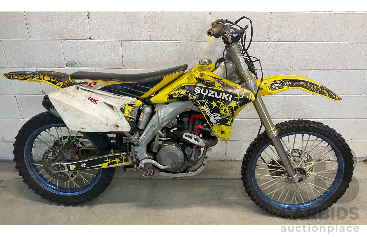 SUZUKI 2006 RMZ-450 Dirtbike