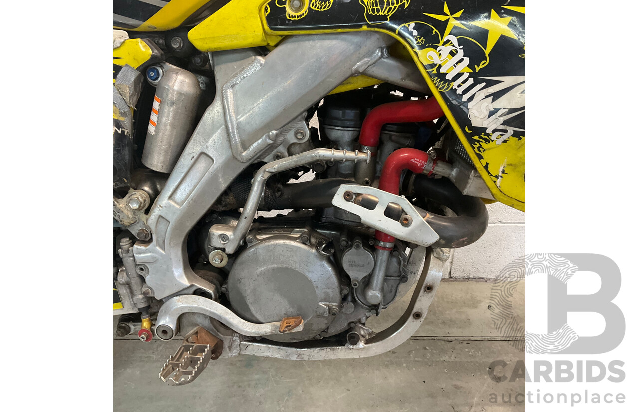 SUZUKI 2006 RMZ-450 Dirtbike