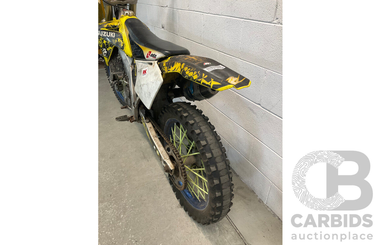 SUZUKI 2006 RMZ-450 Dirtbike