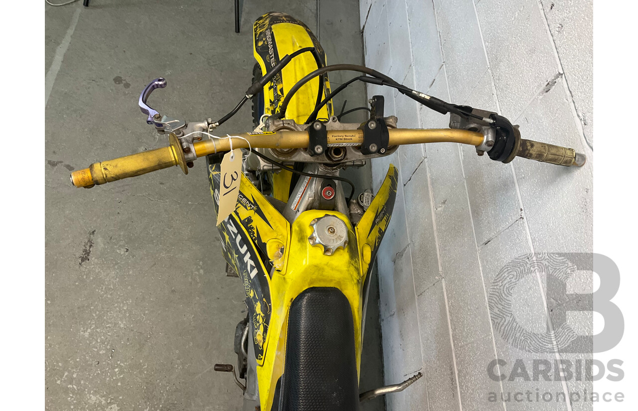 SUZUKI 2006 RMZ-450 Dirtbike