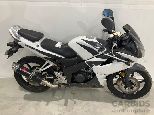 Honda CBR125R Motorbike 125cc