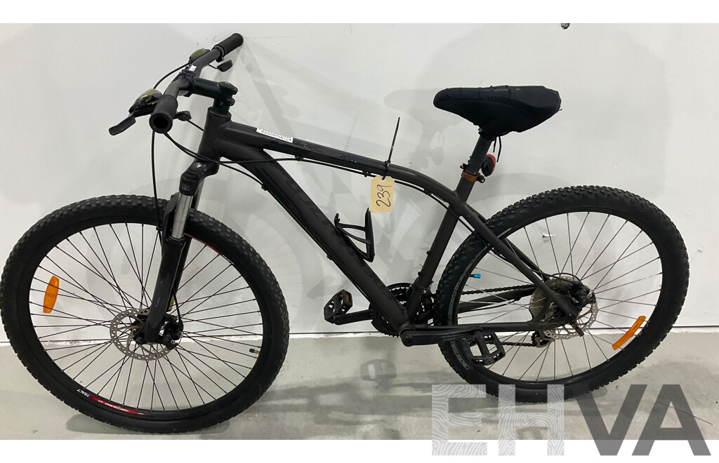 Specialised Mountain Bike (49cm Frame)