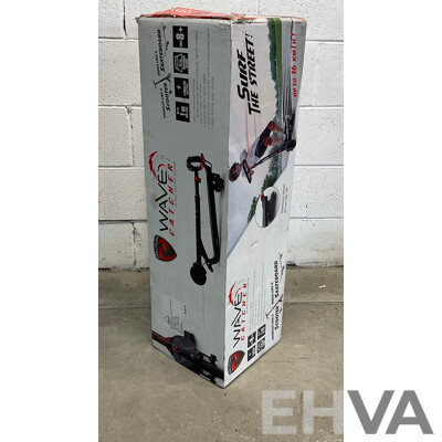 ROLLPLAY Wave Catcher 24 Volt Electric Scooter