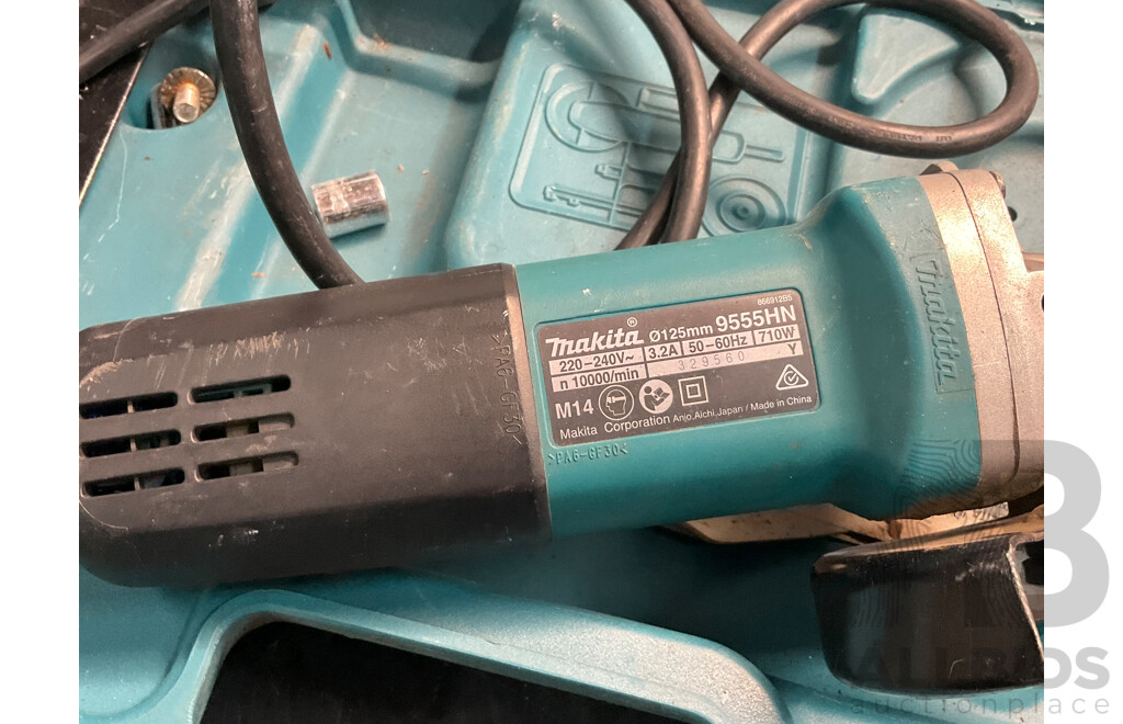 Makita 710W 125mm Angle Grinder in Case