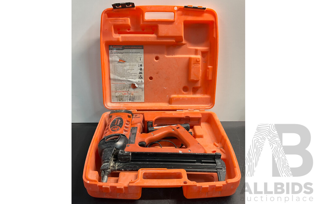 RAMSET TF1200 TrakFast Gas Nailer WithCase