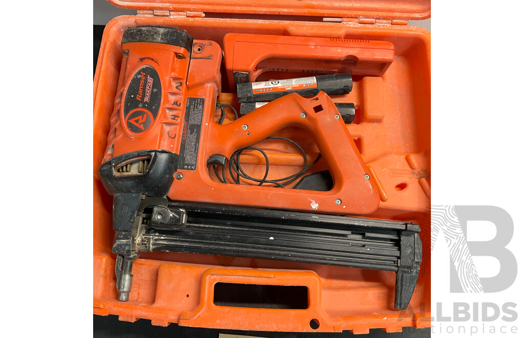 RAMSET TF1200 TrakFast Gas Nailer WithCase