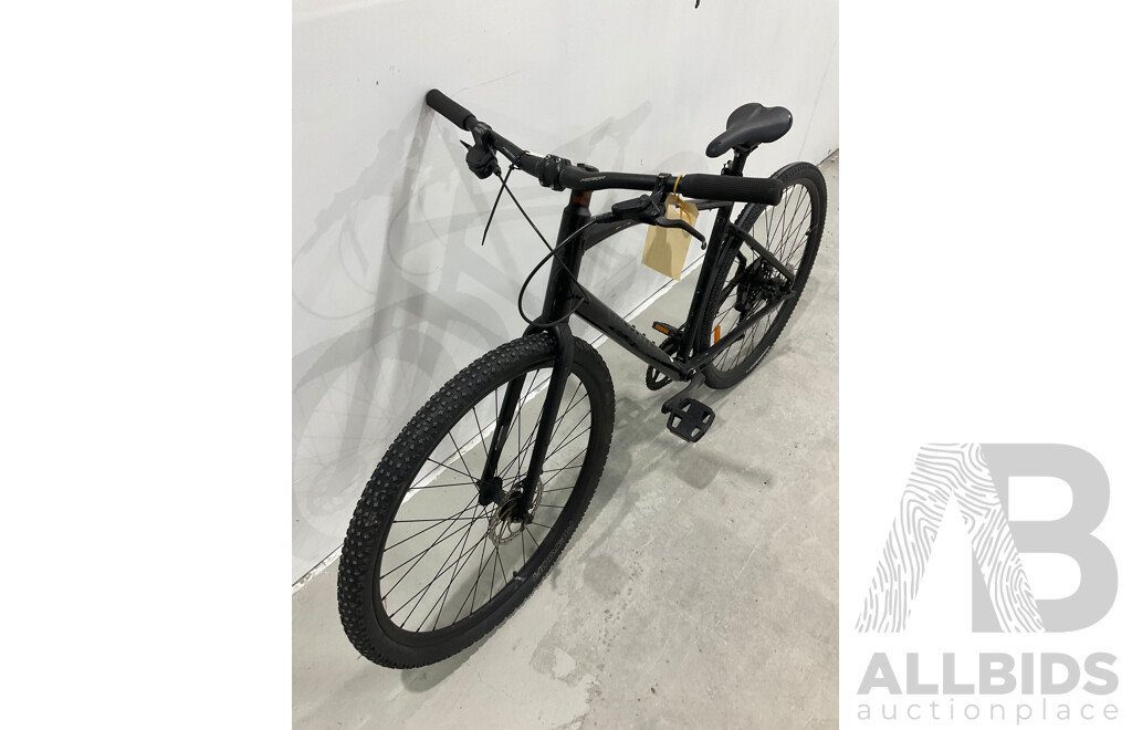 Specialised Mountain Bike (Size L)