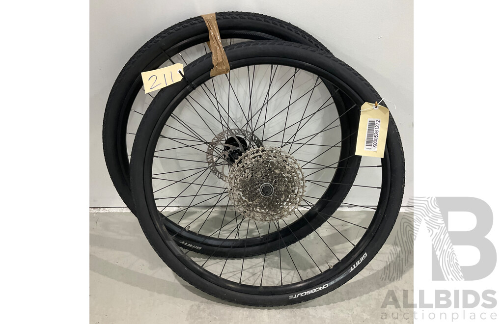 Giant Flat Guard Bike Wheels (x2) - 70cm Diameter